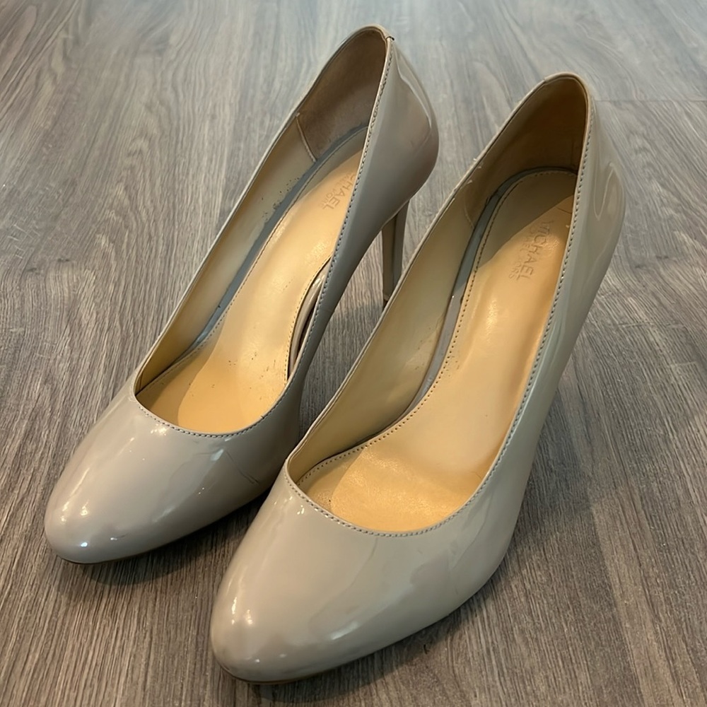 Michael Kors grey heels